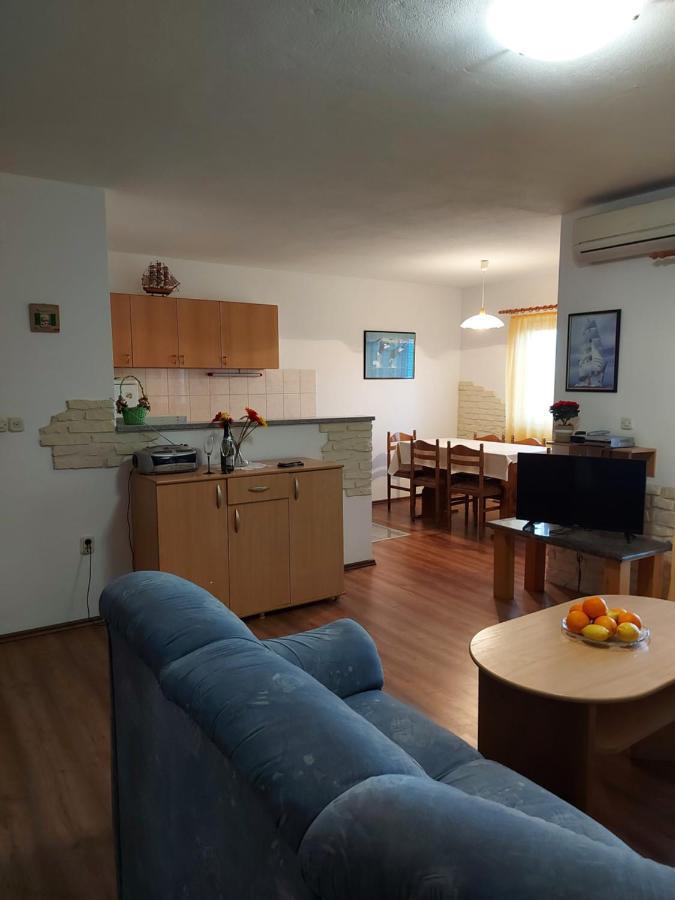 Apartmani Tatjana Okrug Gornji Kültér fotó