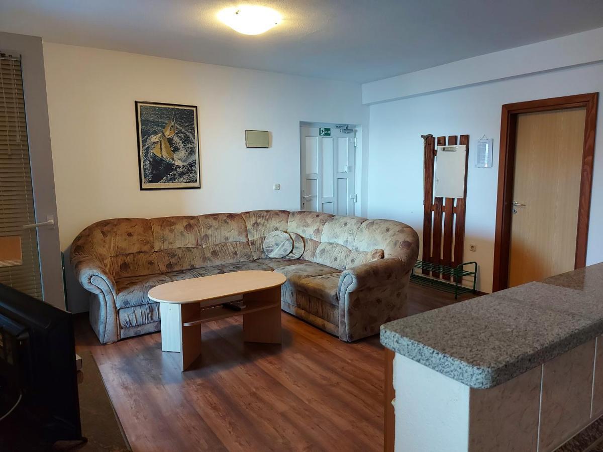 Apartmani Tatjana Okrug Gornji Kültér fotó