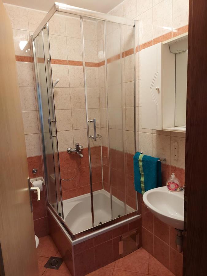 Apartmani Tatjana Okrug Gornji Kültér fotó