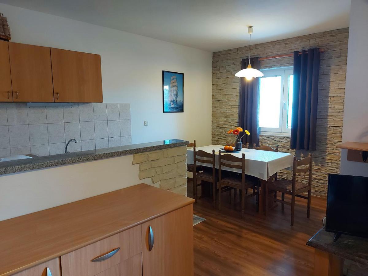 Apartmani Tatjana Okrug Gornji Kültér fotó