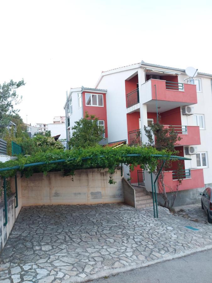 Apartmani Tatjana Okrug Gornji Kültér fotó